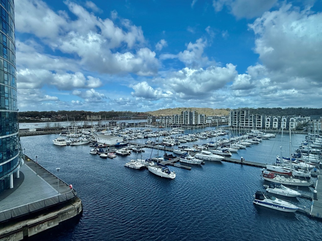 Lot: 77 - WELL PRESENTED FLAT WITH GOOD VIEWS - View from living room